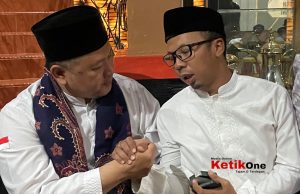 Vitamin? Viman Dan Ust Amin Terlihat Mesra Di Acara Haul Ponpes Miftahul Anwar