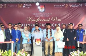 BN Holik – Faizal, Pasangan Pertama Daftar ke KPU Kabupaten Bekasi