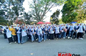 PKK Desa Cigondewah Hilir beserta Para Kadernya Ucapkan Terimakasih Pada Kepala Desa Dan Bupati