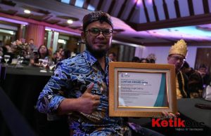 Dukung Kemajuan Pers, Bupati Bandung Dadang Supriatna Raih Penghargaan Bergengsi Lontar Award