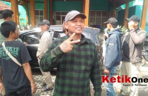 H. Krisna Alamsah Bersama Paslon No 2 Ali Syakieb Berkunjung Ke Pasar Junti