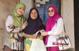 Tekan Angka Stunting, Teh Rani Diky Candra Dan Nadya Putty Budiman Berikat Paket Kepada Warga