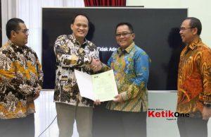 Bupati Tasikmalaya Ade Sugianto Terima Hibah BMN Hasil Perampasan Negara Dari KPK RI