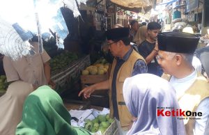 Paslon No 3 Yusuf Hendro Kembali Kunjungi Pasar Indihiang