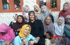 Calon Wakil Walikota Tasikmalaya Diki Candra,Di Geruduk Emak-emak