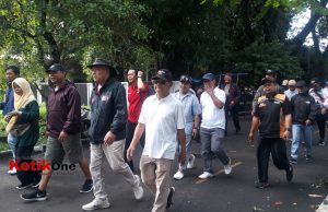 Olahraga Rutin Pagi, Ketua DPD Gerindra Jabar H. Amir Mahpud Bersama Ketua GAM