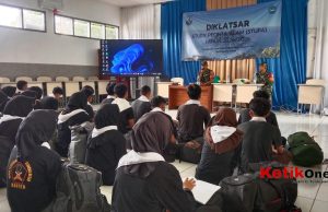 Babinsa Koramil 1221/Taraju Kodim 0612/Tasikmalaya Berikan Materi Wasbang Kepada Siswa Pecinta Alam SMA Negeri 1 Taraju