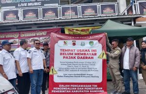 Bapenda Kabupaten Bandung Pasang Spanduk Peringatan Bagi Tempat Usaha Tak Bayar Pajak