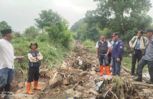 BPBD Kabupaten Bandung Tangani Tanggul Sungai Cikapundung Kolot yang Jebol Genangi Ribuan Rumah Warga