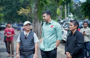 Bersama Pegawai di Pemkab Bandung, Wakil Bupati Ali Syakieb Laksanakan Giat Bersihkan Sampah