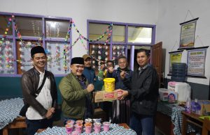 Kadisdik Kab. Bandung Sambangi dan Sampaikan Bantuan Kelengkapan di Posko Mudik Disdik Wilayah Pacira