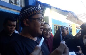 Bupati Tasikmalaya Ade Sugianto Dampingi Cabup Nomor 3 Ai Diantani Di TPS 07
