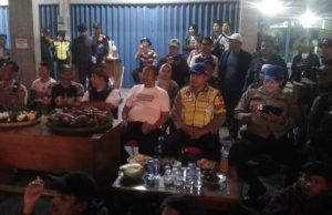Forkopincam Margaasih, Kepala Desa Rahayu Dan Warga Nobar Persib