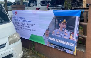 Warga Tasikmalaya Kota Pasang Spanduk Kapolres Aing Sebagai Apresiasi Kinerja Kapolres