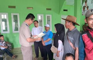 Ratusan Warga Dari Dua Desa Terima Sertifikat Elektronik PTSL Gratis Dari BPN