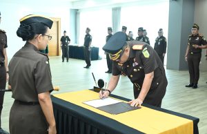 Kajati Jabar Katarina Endang Sarwestri, S.H.,MH Lantik Wakil Kepala Kejaksaan Tinggi Jawa Barat