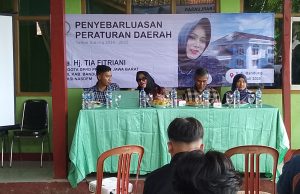Tia Fitriani Adakan Penyebarluasan Perda Nomor 9 Tahun 2014 Di Desa Cipeujeuh