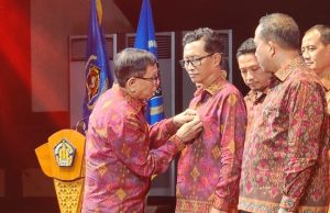 Pengurus Baru PWI Bali Dilantik, Dira Arsana Apresiasi Peran Pemerintah Jaga Kebebasan Pers, Wagub Sepakat Sekolah Jurnalistik