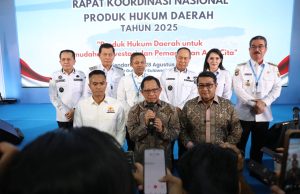 Dalam Rapat Rakornas, Mendagri Imbau Pemda Permudah Izin Berusaha