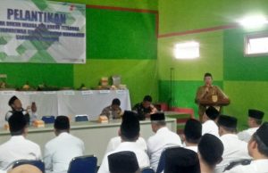 Kepala Desa Cigondewah Hilir Berharap Ketua Rw Dan Rt Yang Telah Dilantik Bisa Membawa Warganya