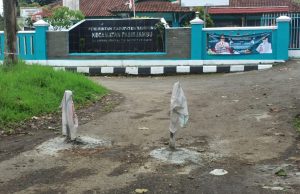Camat Pasir Jambu Akses Jalan Menuju Kecamatan Untuk Dibuka Buat Pelayanan Masyarakat