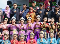 Dalam Roadshownya Dinas Kebudayaan Kabupaten Bandung Gelar Seni Budaya Di Desa Mekarsari