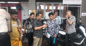 Sidak, Ketua Komisi III DPRD Kota Tasikmalaya Temukan Klinik Berdiri di Atas Saluran Air