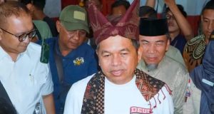 Peduli Bencana, KDM Turun Tangan Tinjau Pengungsian di Cupak Tangah Kota Padang