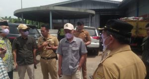 Ketua Komisi C DPRD bersama Para Anggota Lainnya Kunjungi TPST Oxbow Desa Mekarrahayu