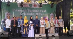 Viman Alfarizi Buka Priangan Bamboo Fest x Kriya Loka 2025 di Gedung PPIK