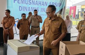 Tertib Arsip Demi Pemerintahan Bersih, Wali Kota Tasikmalaya Musnahkan Arsip Inaktif