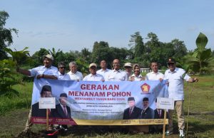 Gerindra Bersama Walikota Tanam Pohon, Perluas Gerakan Hijau di Seluruh Dapil