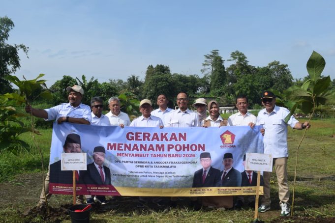 Gerindra Bersama Walikota Tanam Pohon, Perluas Gerakan Hijau di Seluruh Dapil