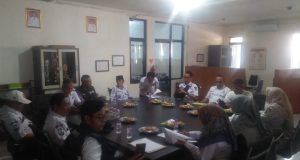 Pemerintah Kecamatan Kutawaringin Laksanakan Monev di Desa Jelegong