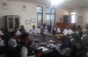 Pemerintah Kecamatan Kutawaringin Laksanakan Monev di Desa Jelegong