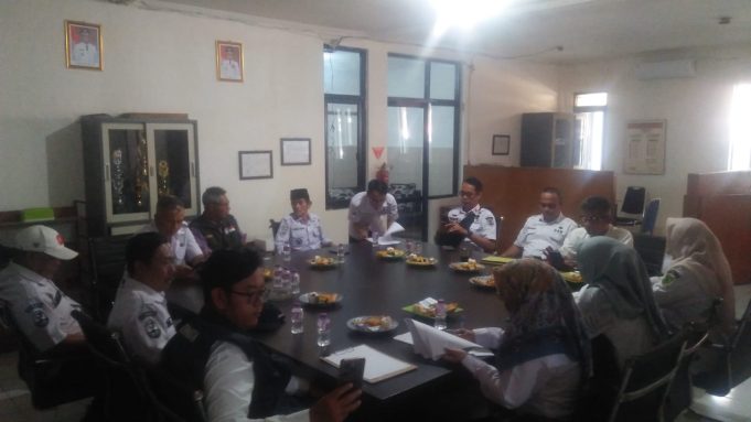 Pemerintah Kecamatan Kutawaringin Laksanakan Monev di Desa Jelegong