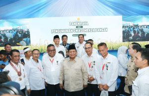 Hadiri Panen Raya di Karawang, Kang DS Sambut Baik Capaian Swasembada Pangan Nasional