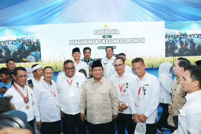 Hadiri Panen Raya di Karawang, Kang DS Sambut Baik Capaian Swasembada Pangan Nasional