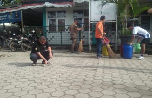 Untuk Ciptakan Lingkungan Yang Bersih Camat Berserta Staf Margaasih Lakukan Jumsih