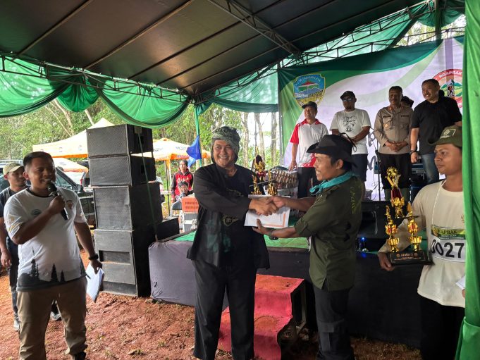 Ngaprak Bersama Warga, Diky Candra Tegaskan Pentingnya Kelestarian Alam dan Budaya