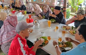 Reuni Akbar Alumni SD Negeri Siluman III Angkatan 1992, Rajut Silaturahmi dan Kenangan di RM Sambel Hejo