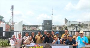 SMSI Tasikmalaya dan Wawali Diky Candra Negara Aksi Bersih-Bersih Tugu Koperasi Peringati HPN 2026