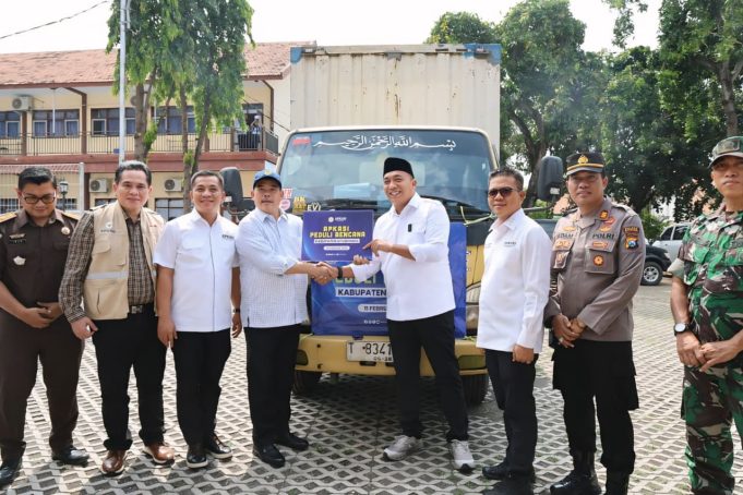 APKASI Salurkan Bantuan Kemanusiaan untuk Warga Terdampak Bencana di Situbondo