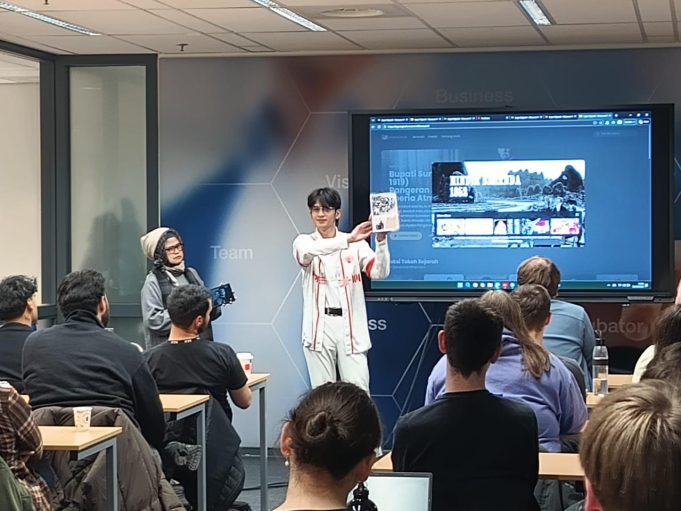 koleksi Digital Museum Pendidikan Nasional UPI, Disuguhkan Untuk Siswa SMP PCI Oleh Leli Yulifar