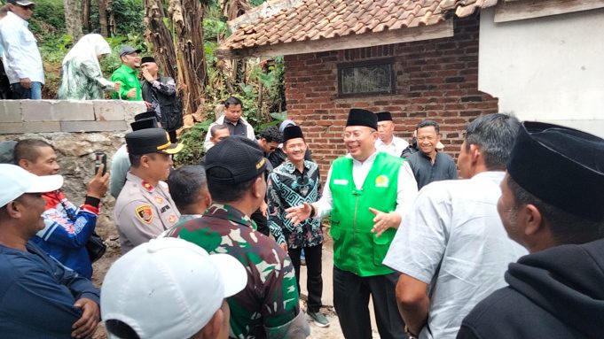 Legislator H. Krisna Alamsah Berikan Apresiasi Dan Dukungan Atas Relokasi Korban Longsor Di Kp. Condong