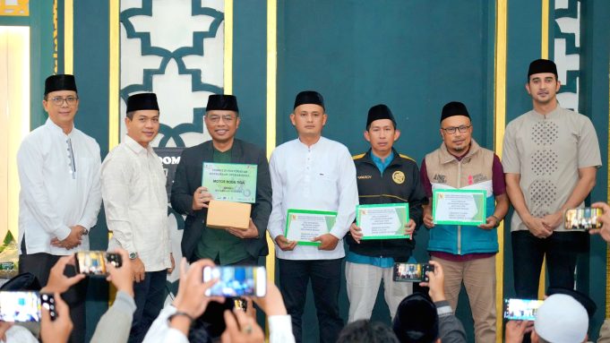 Bukti Kehadiran Pemerintah, Bupati Kang DS Serahkan Bantuan CPPD Kepada 28.370 Keluarga