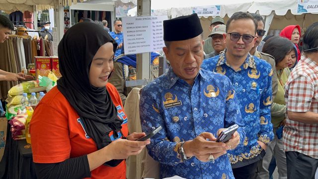 Bupati Kang DS Ajak Para ASN Gunakan Produk IKM/UMKM dan Belanja di Pasar Rakyat