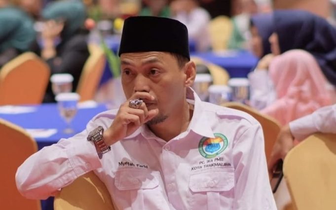 Aksi Evaluasi Kinerja Walikota Ricuh, IKA PMII Tasikmalaya Tagih Janji “Terkoneksi Tanpa Spasi”