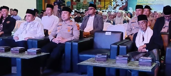 Diky Candra Hadiri Haul KH Bustomi, Momentum Perkuat Ukhuwah di Ponpes Bahrul Ulum