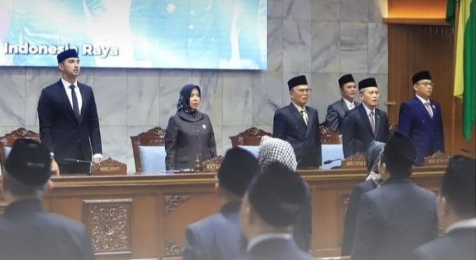 Rapat Paripurna DPRD Dalam Agenda Penyampaian Laporan Hasil Kerja Bapemperda
